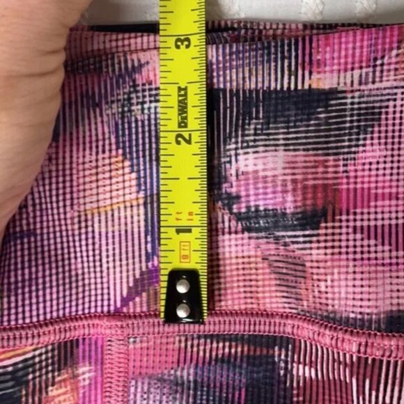 Lululemon Pink On Pace Crop 21" - Picture 12 of 13